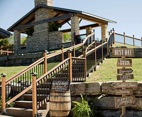 The Home Place at Valley View is a Kansas City Wedding and Reception Venue and is located just outside of Orrick, Missouri, overlooking the Missouri river bottoms. Surrounded by the breathtaking landscapes, it is the ideal mix of rustic beauty and elegant accommodations to host your rehearsal, wedding ceremony and reception.
